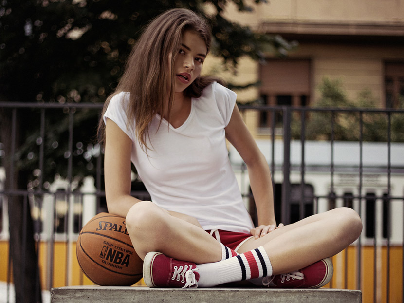 So 70’s (Model: Petra Szanto - Avantage Agency)